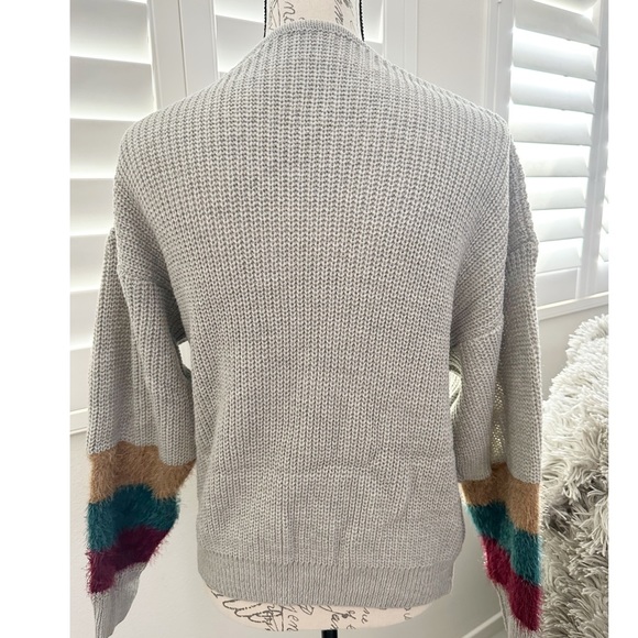 New Multi-colored Fur Cuff Sleeve Grey Pullover Sweater - Picture 6 of 11